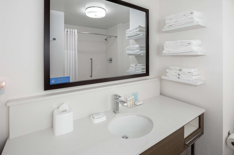 hampton inn and suites san diego airport liberty station
