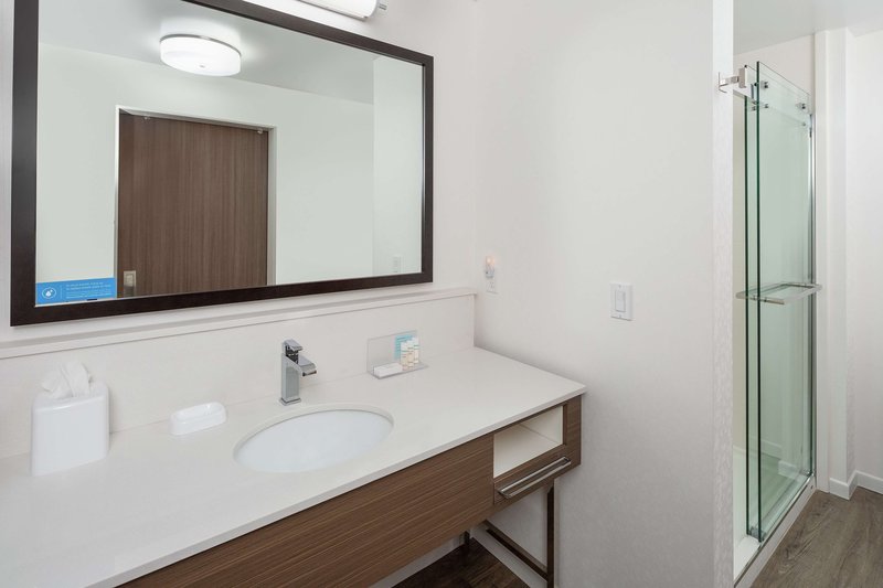 hampton inn and suites san diego airport liberty station