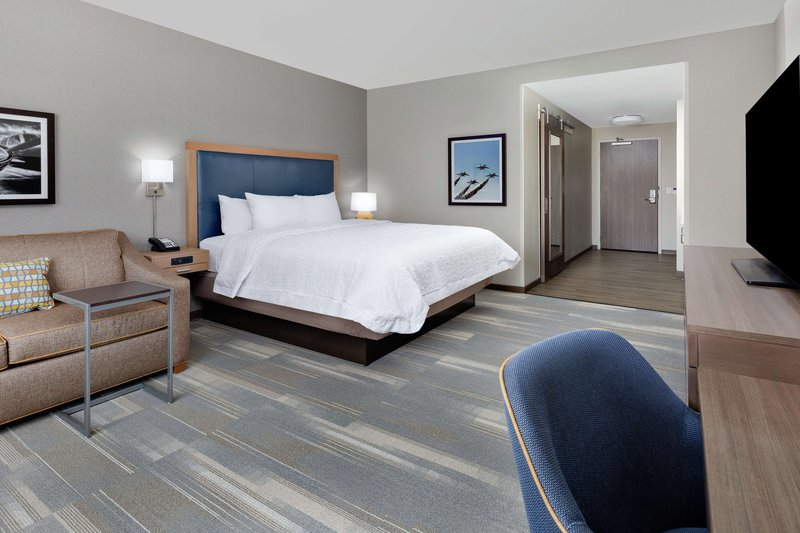 hampton inn and suites san diego airport liberty station