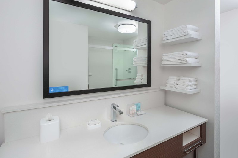 hampton inn and suites san diego airport liberty station