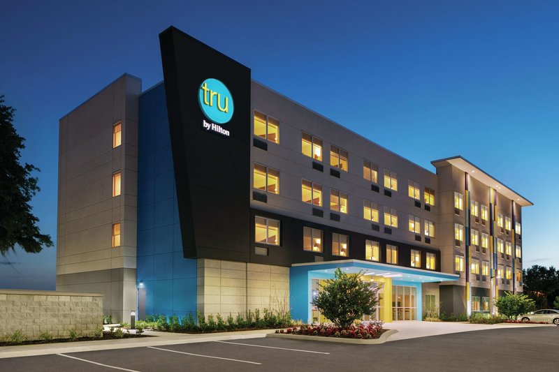 tru by hilton sebring
