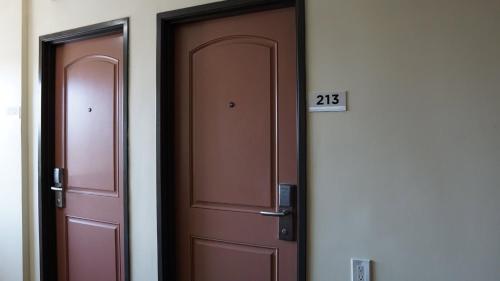 holly crest hotel los angeles lax airport