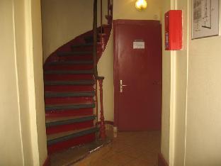 Au Royal Mad Hotel,68 Rue Sedaine,3 star