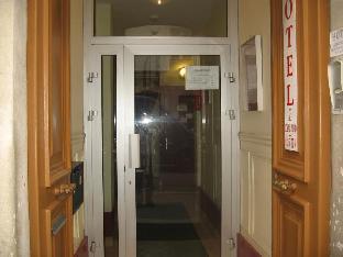 Au Royal Mad Hotel,68 Rue Sedaine,3 star