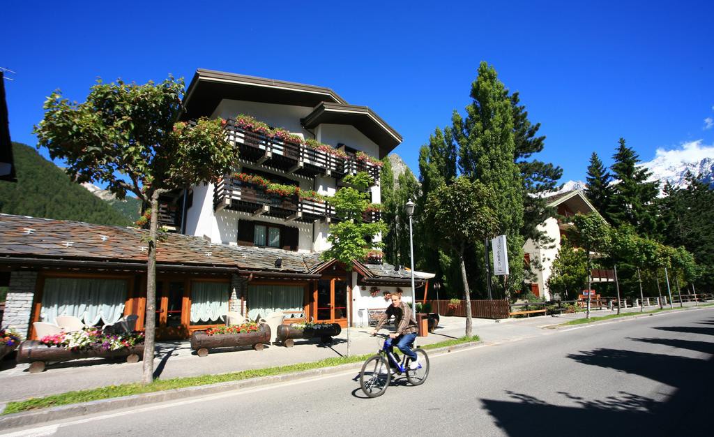 hotel les jumeaux courmayeur