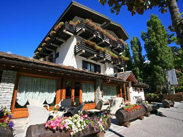 hotel les jumeaux courmayeur