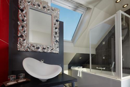3h paris marais hotel