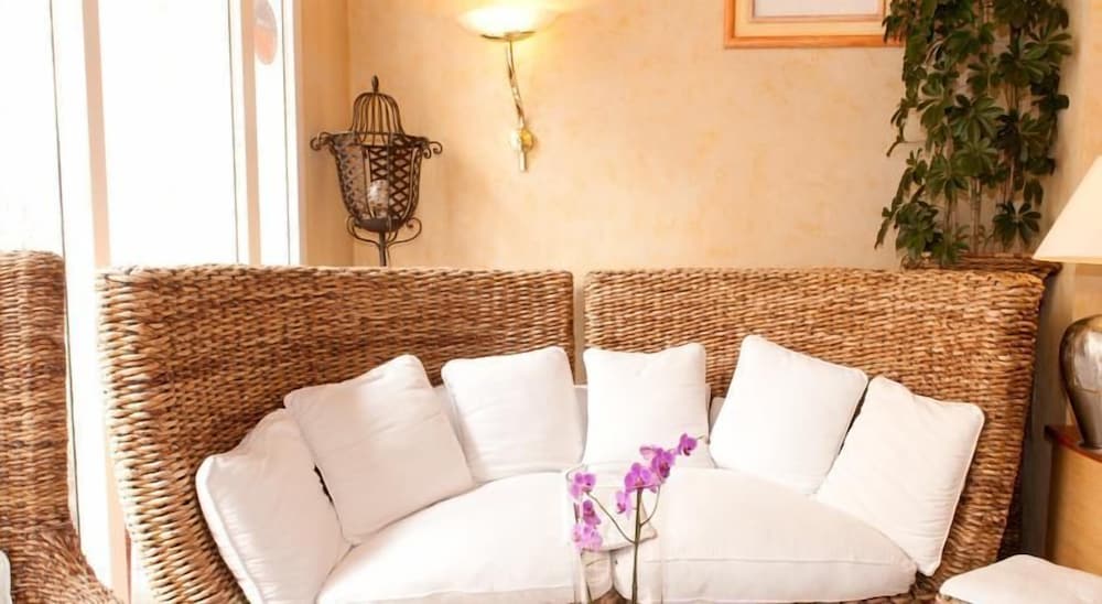 3h paris marais hotel