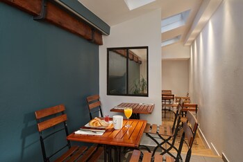 3h paris marais hotel
