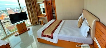 hanz happy hotel