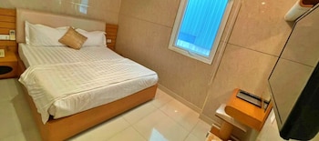 hanz happy hotel