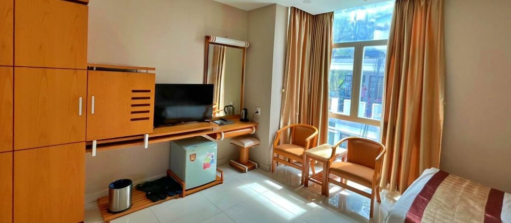 hanz happy hotel