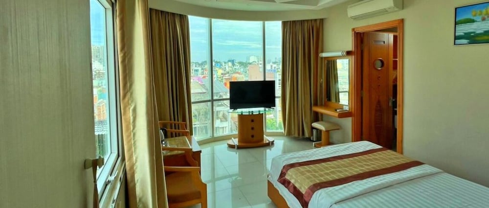 hanz happy hotel
