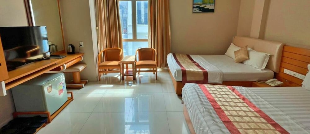 hanz happy hotel