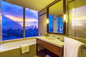 column bangkok hotel