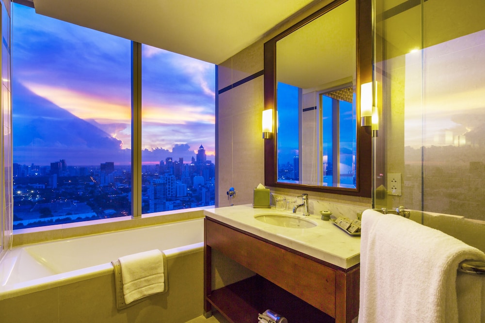 column bangkok hotel