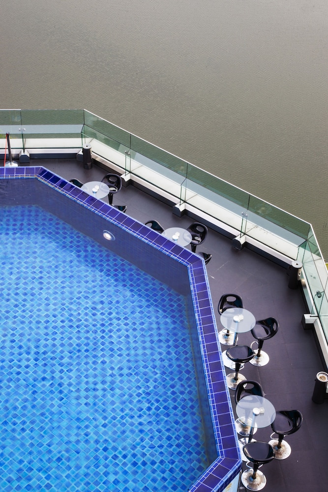 column bangkok hotel