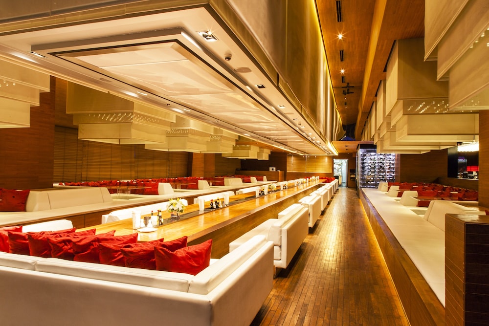 column bangkok hotel