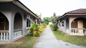 sandy garden resort