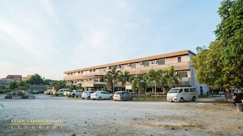 sandy garden resort