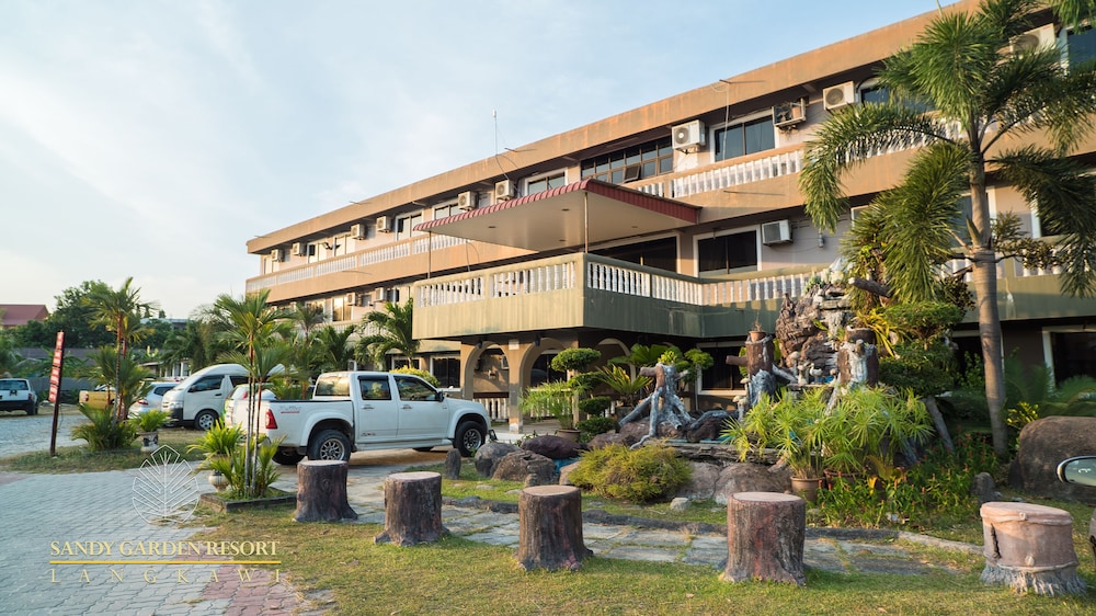sandy garden resort