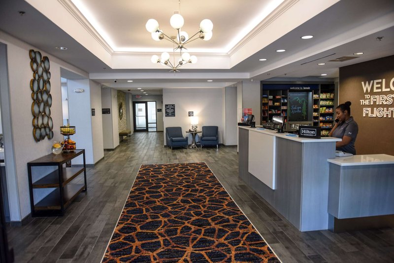 hampton inn and suites lenoir