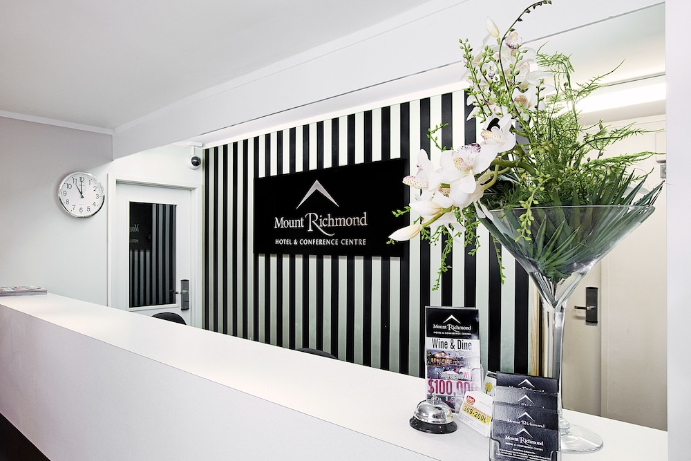 mount richmond hotel