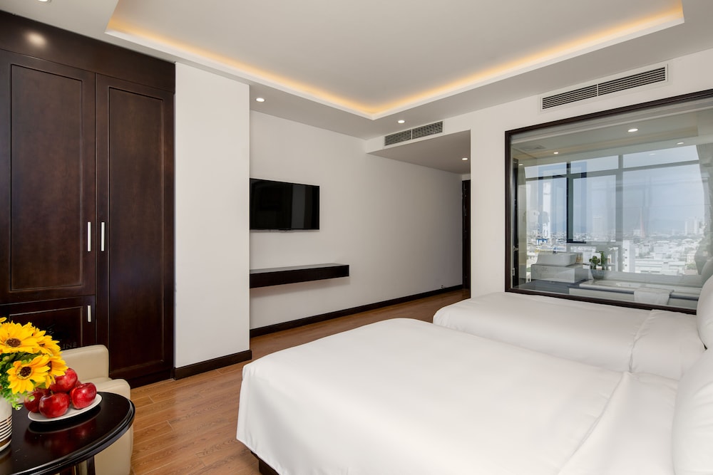 golden line danang hotel