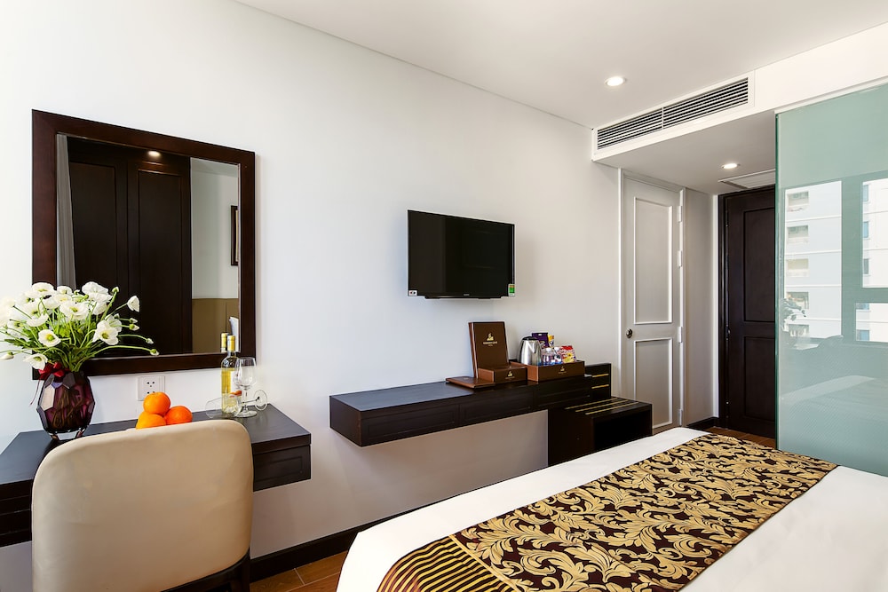 golden line danang hotel