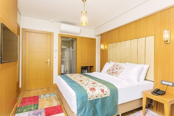 obelisk hotel and suites