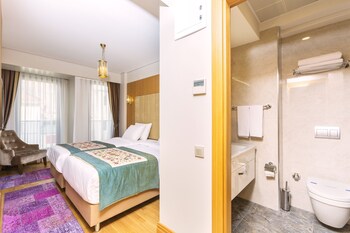 obelisk hotel and suites