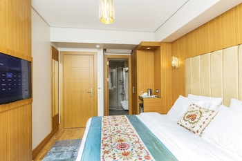 obelisk hotel and suites