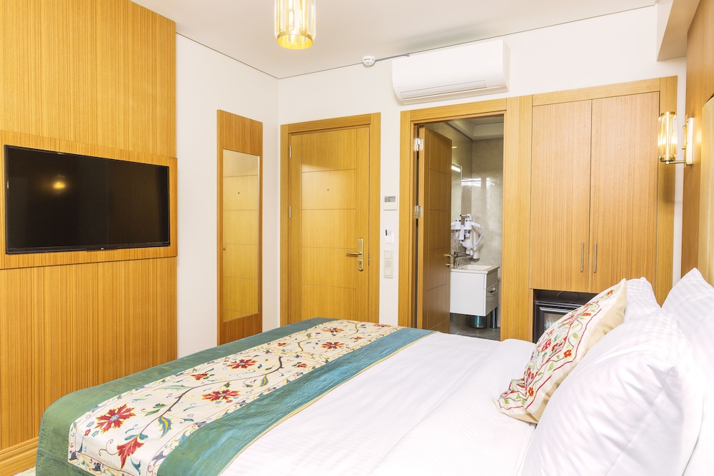 obelisk hotel and suites