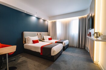 holiday inn express porto city center an ihg hotel