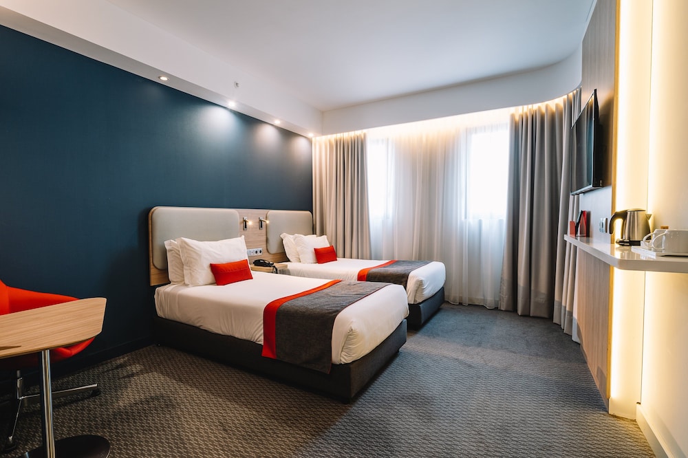 holiday inn express porto city center an ihg hotel