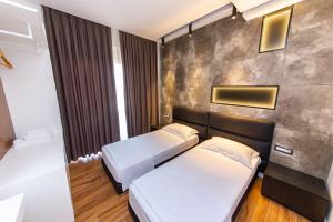 inada hotel ksamil