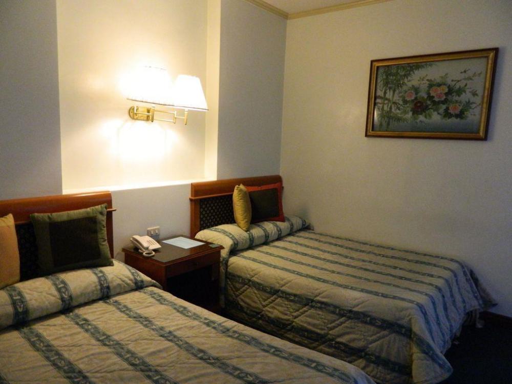 dj paradise hotel