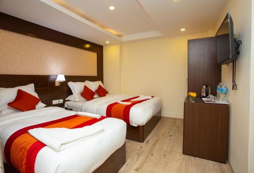 Hotel Sapana Garden,Near Garden Of Dreams,3 star