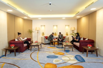 hotel crowne imperial