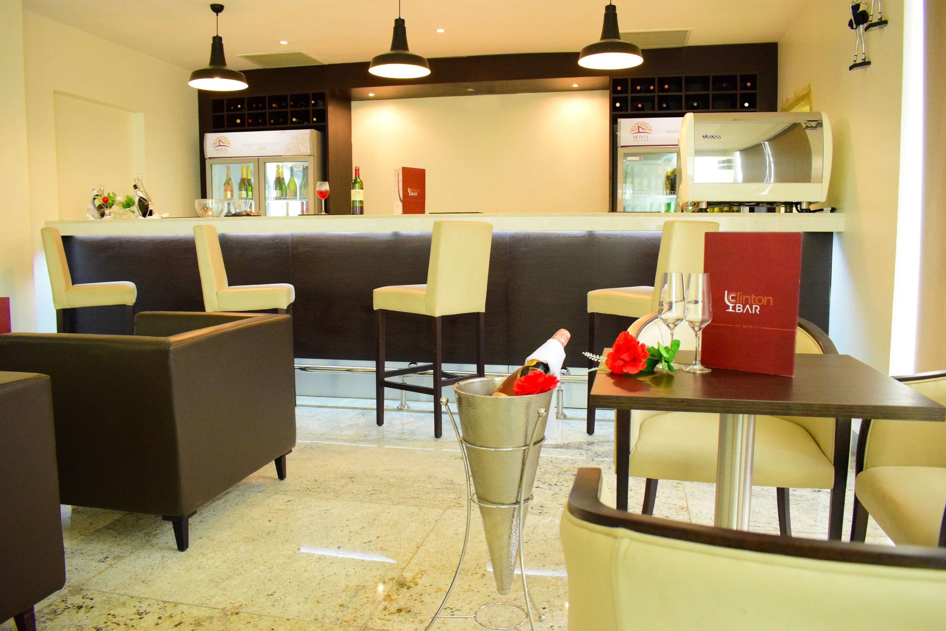 monty suites and golf