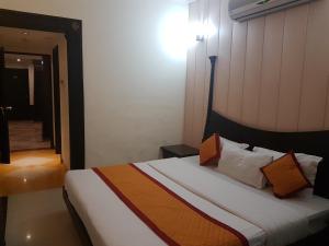 hotel orange 35