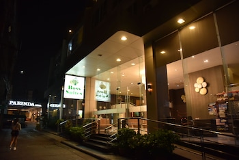 boss suites nana hotel