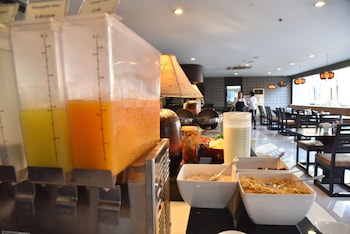 boss suites nana hotel