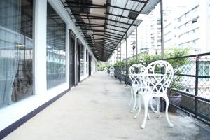 boss suites nana hotel