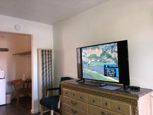 Cedar Inn & Suites,South Lake Tahoe>>Lake Tahoe,2 star