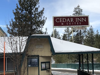 cedar inn and suites