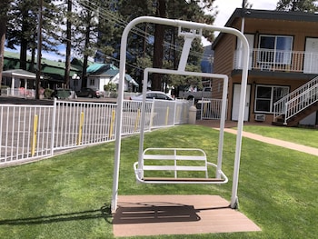 cedar inn and suites