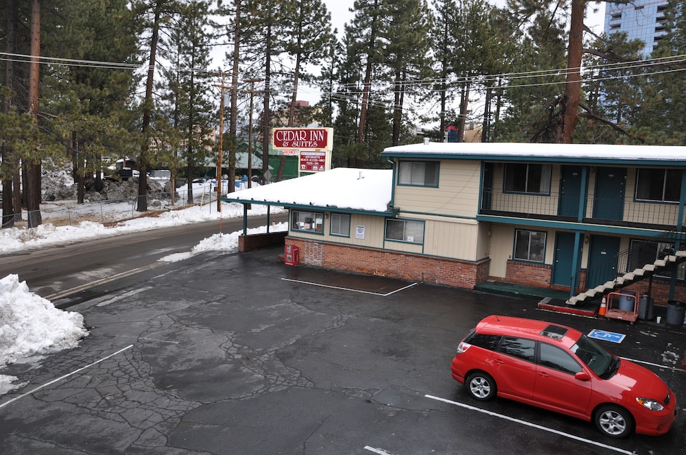 cedar inn and suites