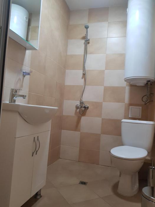 twain apart and rooms