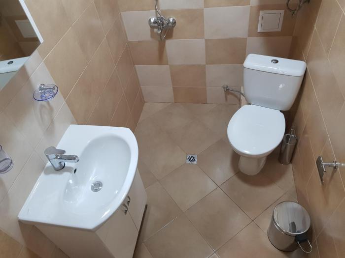 twain apart and rooms